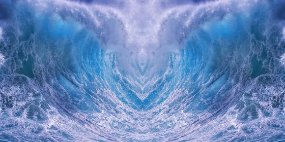 Mirrored Madeira Wave Panorama