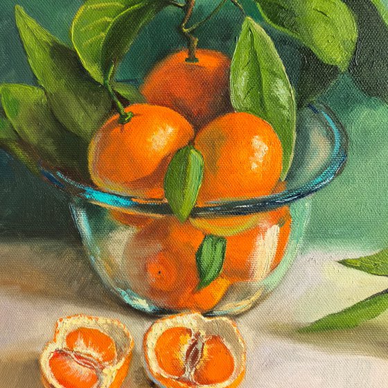 Tangerines in glass bowl