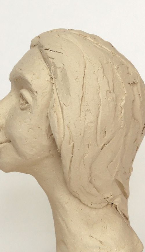 Naomi: ceramic portrait sculpture by Gabrielle Turner