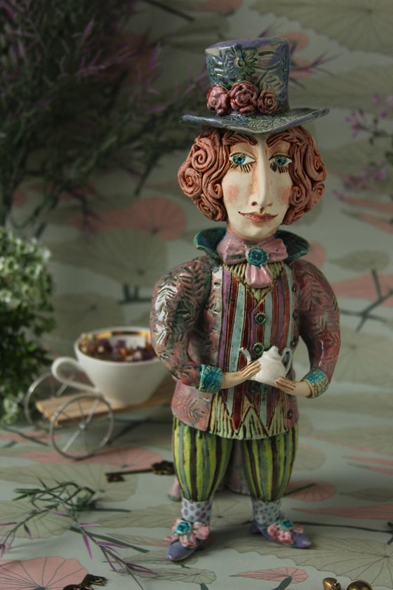 From the Alice in Wonderland. The Hatter.  Sculpture by Elya Yalonetski