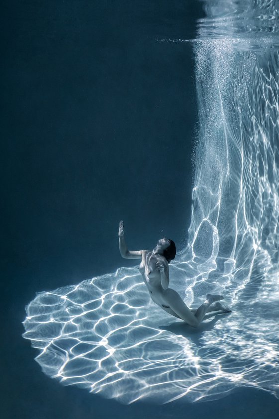 Sweet Air - underwater nude photograph - print on aluminum 36" x 24"