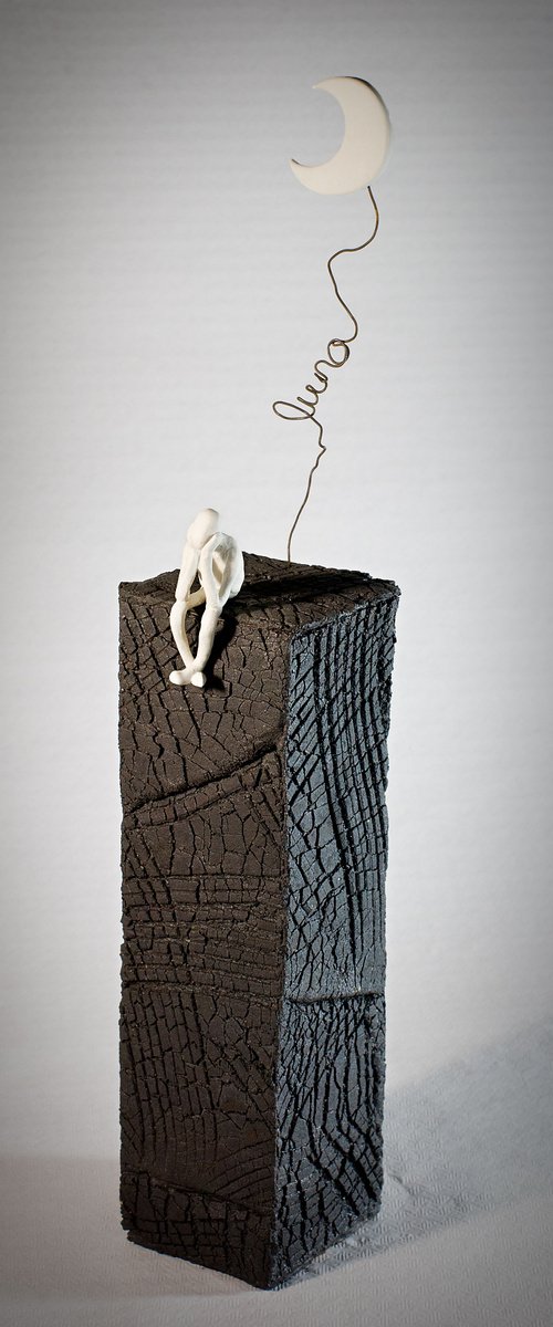 Where is the moon? by Iñaki San