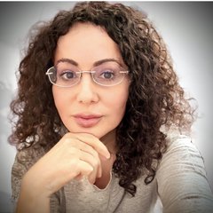 Visit Yana Raynus shop