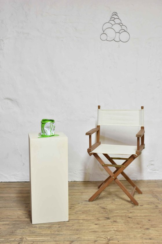 Le vieux pot de peinture vert