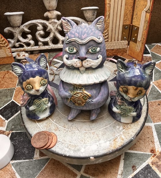 Blue Cat with Kittens