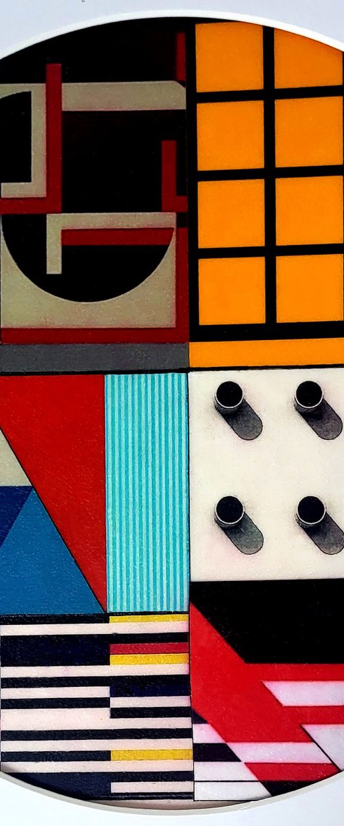 BAUHAUS EN TONDO (S1) by Juan Pita