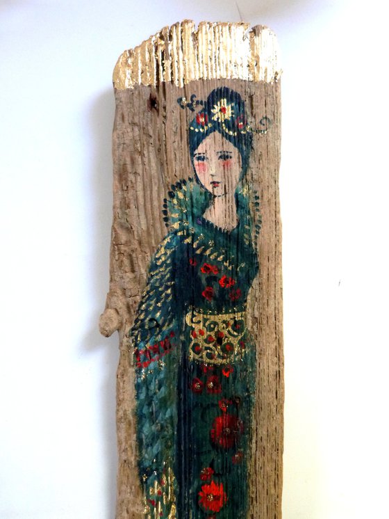 Driftwood painting, geisha with kimono. Kim Satin