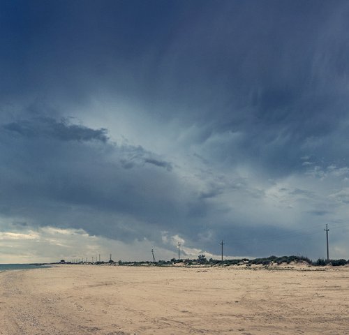 Along the long sandy shores. by Valerix