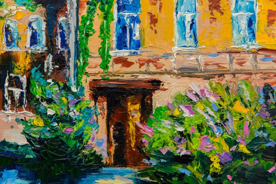 Moscow Courtyard