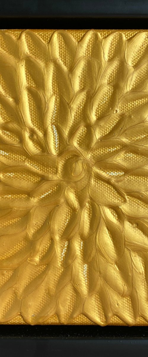 Gold abstract mini by Guzaliya Xavier