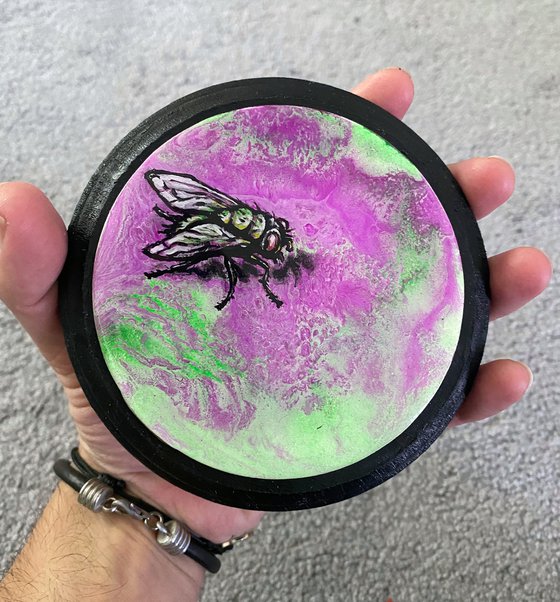 "Voyeur" - Original PMS Acrylic And Resin Painting, Mounted on a Circular Wooden Panel - 5" x 5"