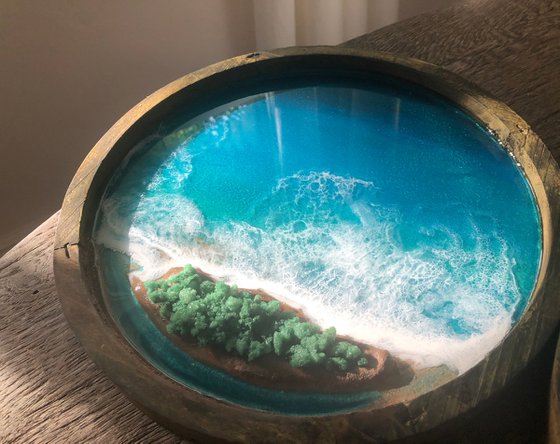 Ocean porthole