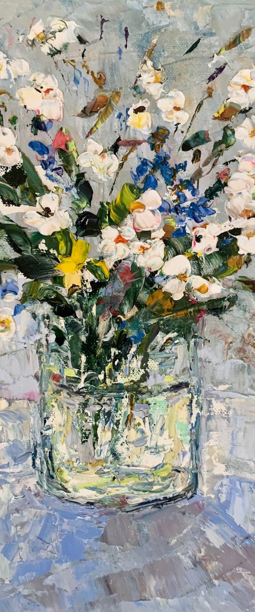 Still life with daisies and cornflowers by Vilma Gataveckienė