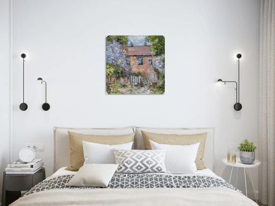 The Old House in Lilacs