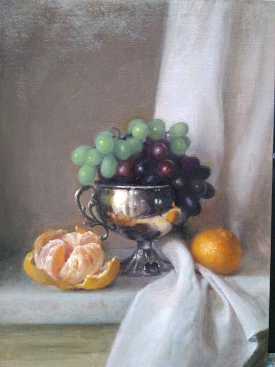 Bowl With Grapes And Tangerines