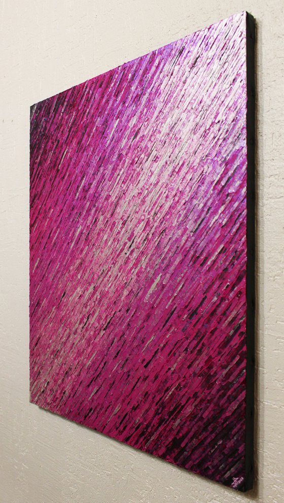 Iridescent pink silver beaded white knife texture