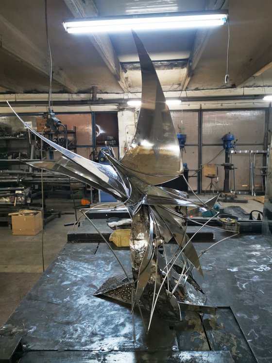 Stunning stainless steel welded large scale sculpture Space bird about flying brutalist deconstructivism by master Kloska