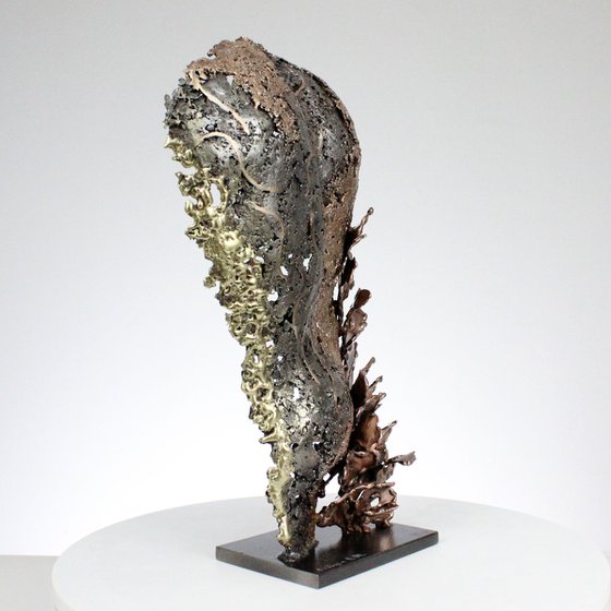 Pavarti Robins - Sculpture body man metal lace steel, bronze and brass
