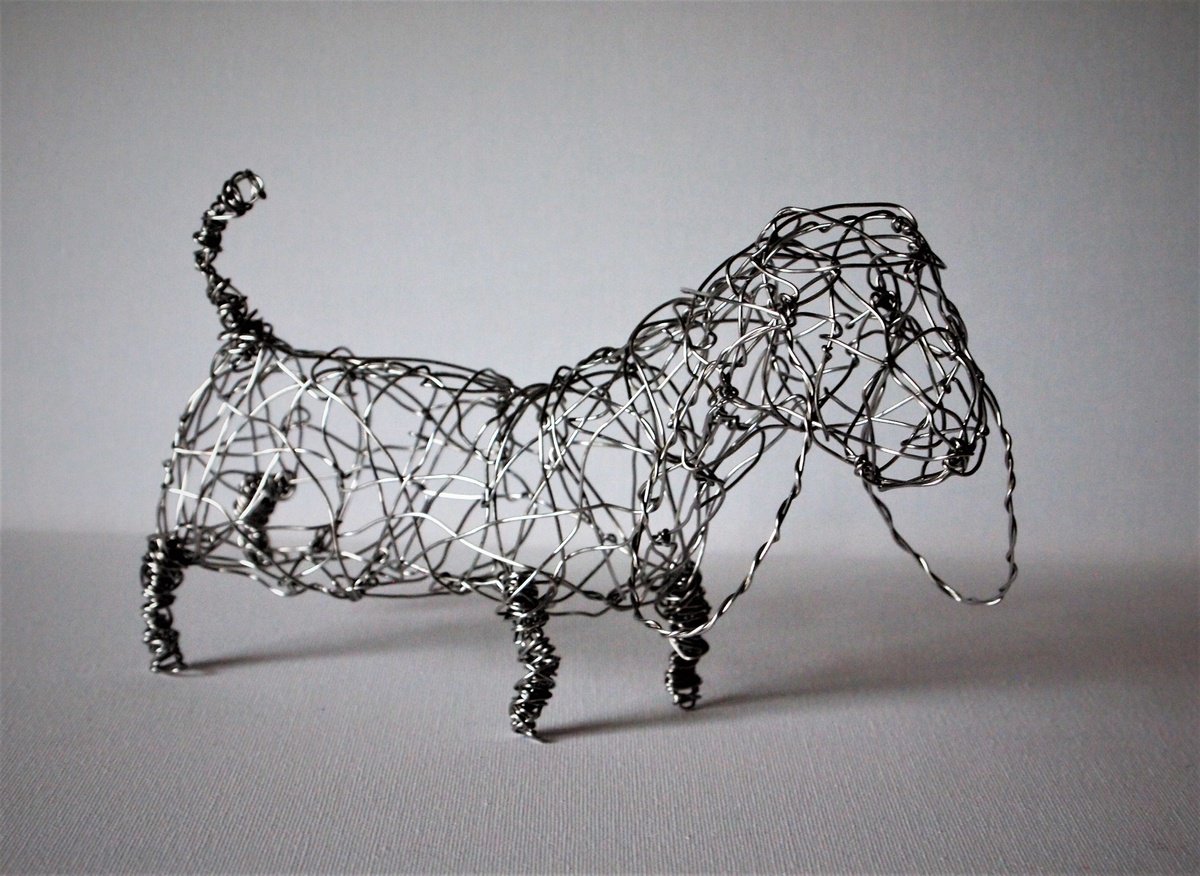 wire Sally sausage dog sculpture by Steph Morgan