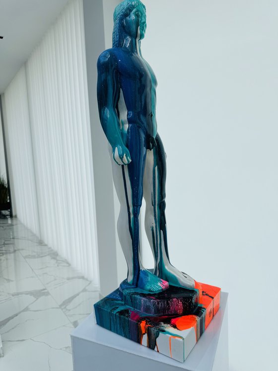 Kouros Reborn