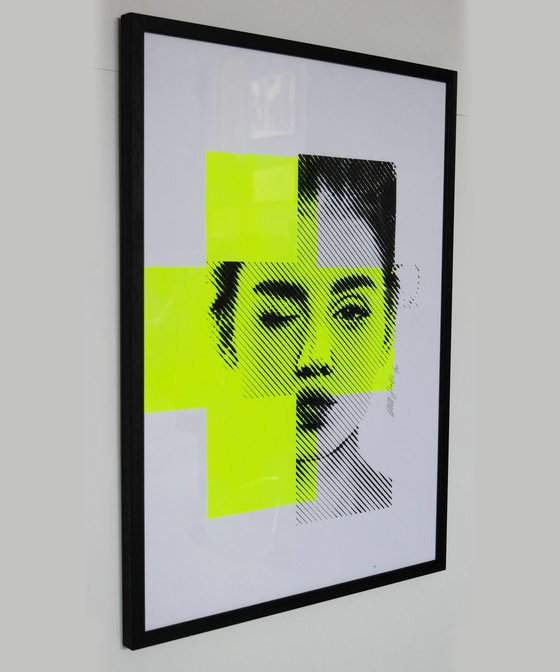 Biting lip in yellow Neon - Mixed media (42x59,4cm) - Including wooden Frame