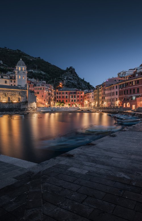 VERNAZZA HARBOR - Photographic Print on 10mm Rigid Support by Giovanni Laudicina