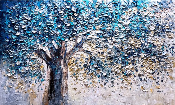 Blue Dreaming Tree