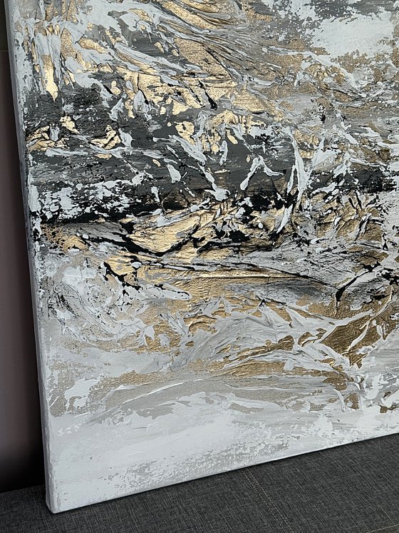 Golden Drift, elegant
