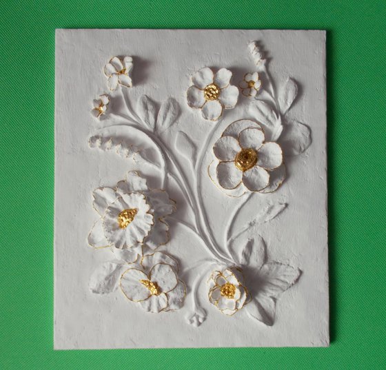 sculptural wall art "Flowers with gold decor"