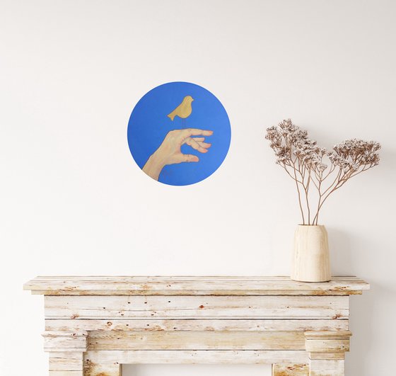 Original oil painting with golden leaf -  Hand and bird - Round canvas for living room (2021)
