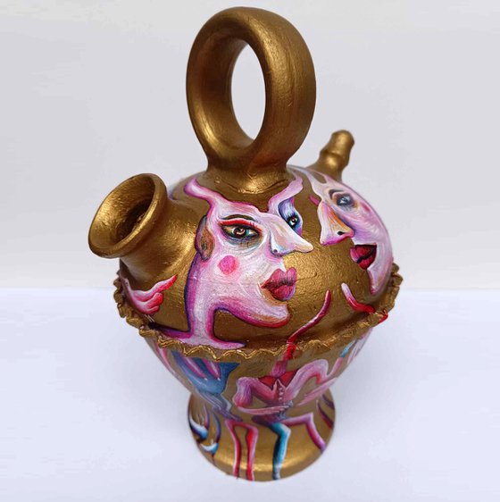 Golden rhapsody vase