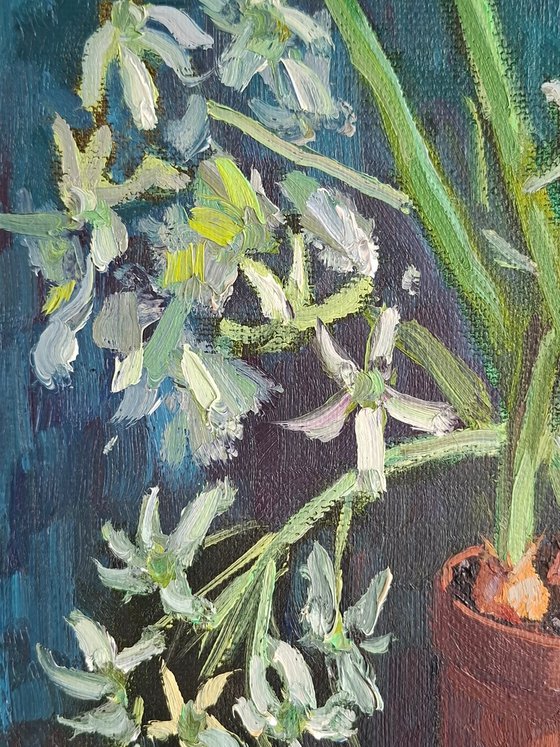 Teapot with primroses