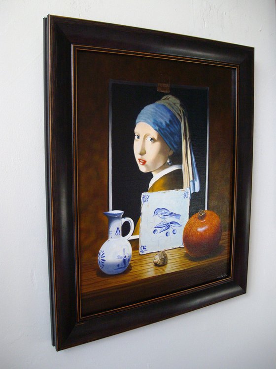 The Delft girl with pomegranate