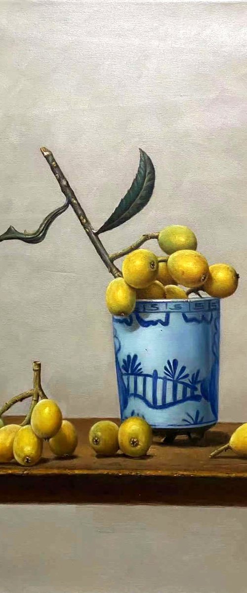 Still life:Loquats on the table by Kunlong Wang