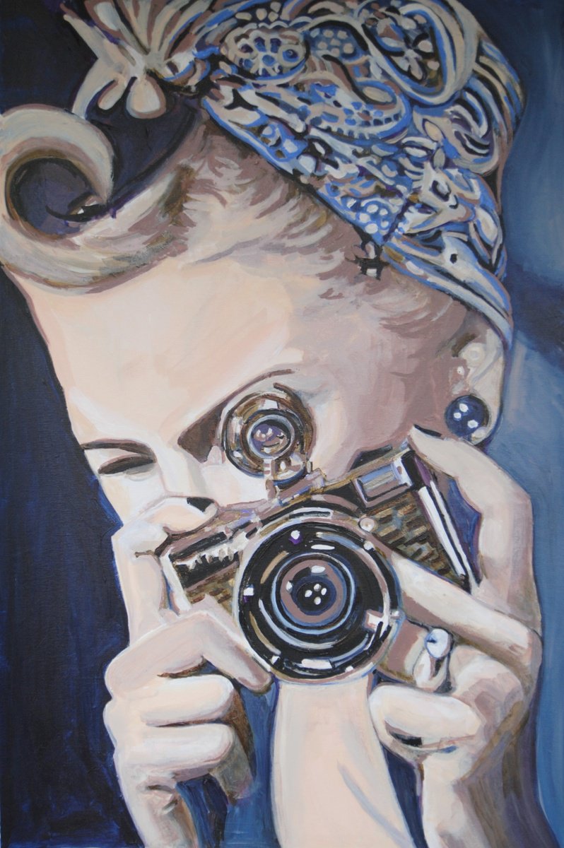 Girl with camera / 84 x 54 x 2 cm by Alexandra Djokic