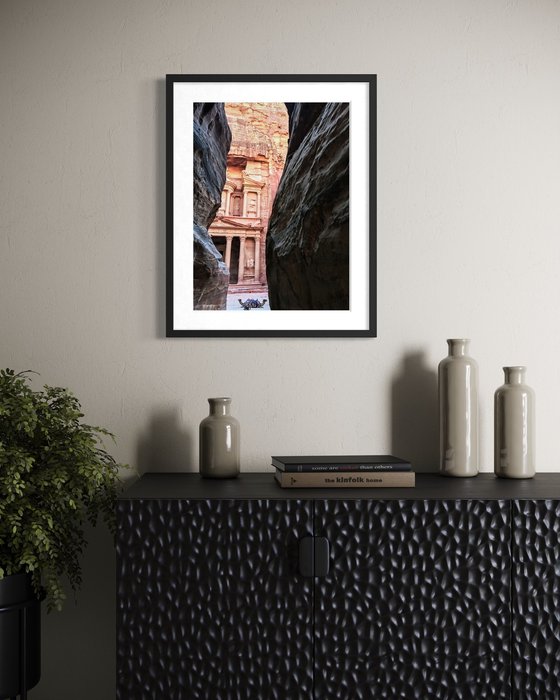 THE GLIMPSE OF PETRA