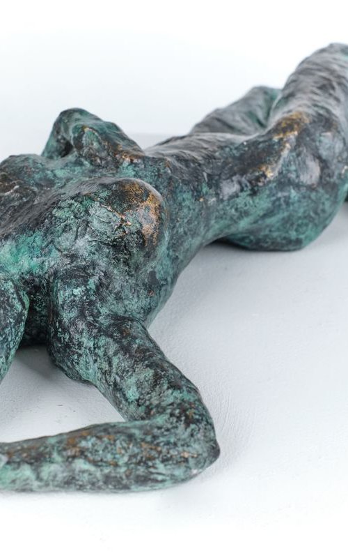 Après - Edition 2 of 5 by Rebecca Ainscough - Sculpture