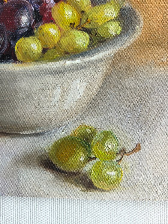 Grapes on plate