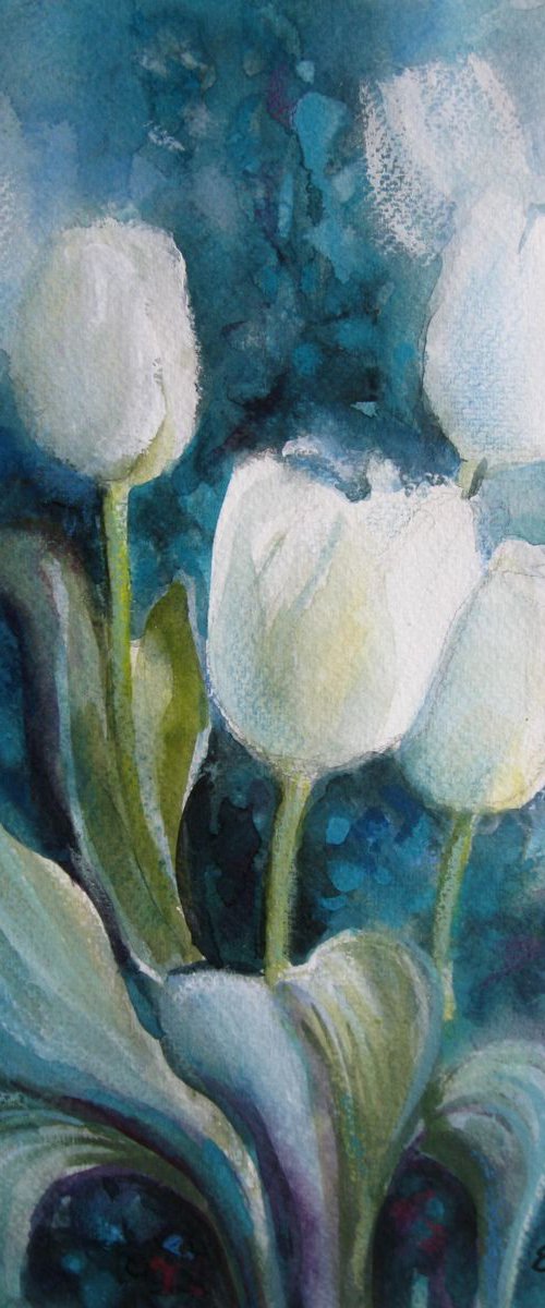 White tulips by Elena Oleniuc