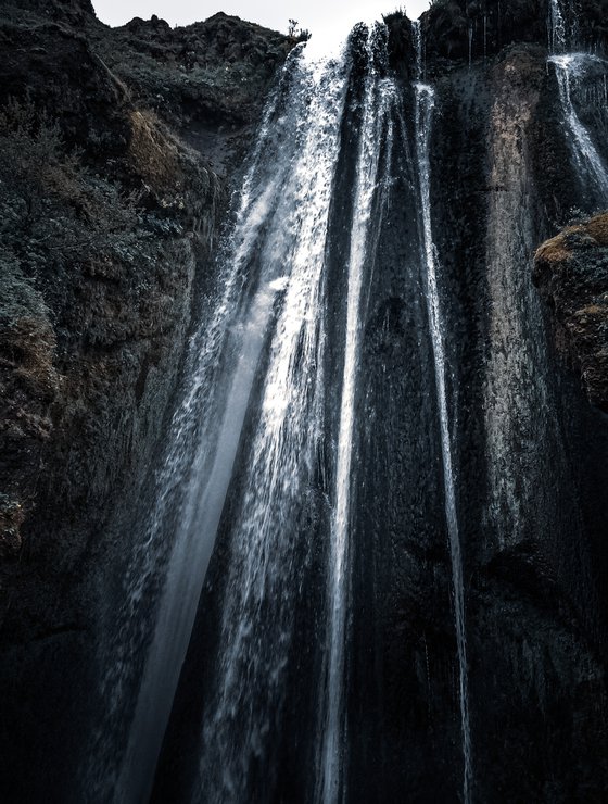 BIG WATERFALL IN ICELAND