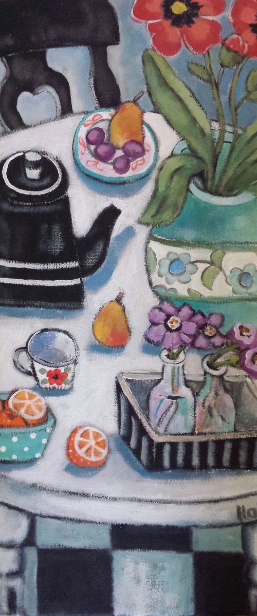 Un Autre, Sur la Table; Noir et Blanche by Holly Wojahn