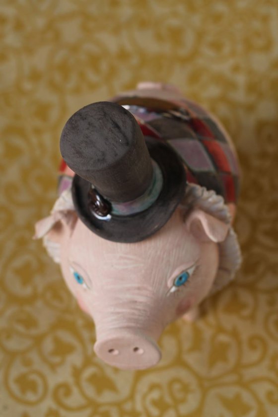 Pig with a hat. by Elya Yalonetski