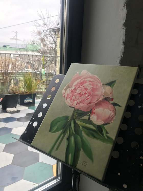 small bouquet of pink peonies