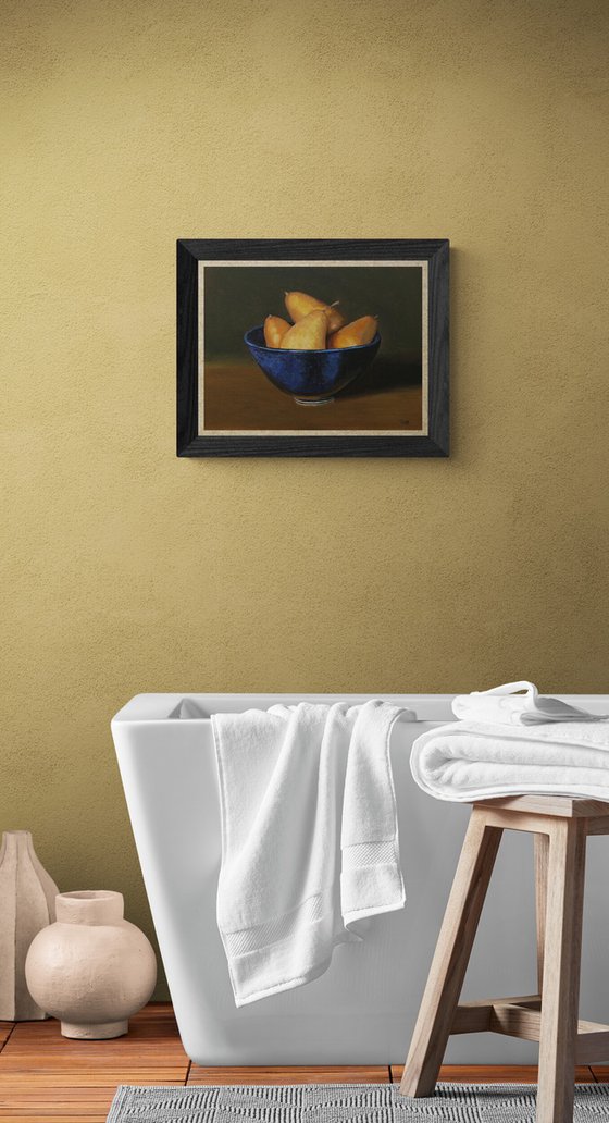Pears in a blue bowl
