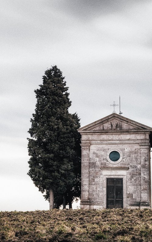 A small chapel in Tuscany by Karim Carella