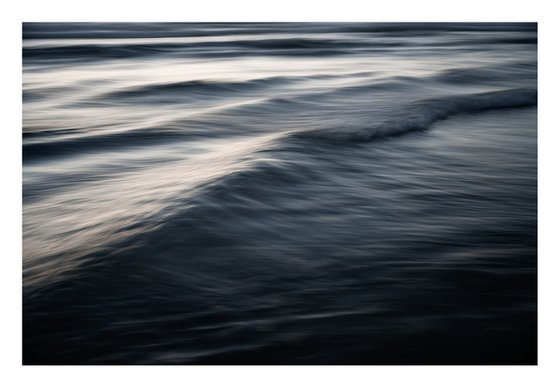 The Uniqueness of Waves XXXIII | Limited Edition Fine Art Print 1 of 10 | 90 x 60 cm