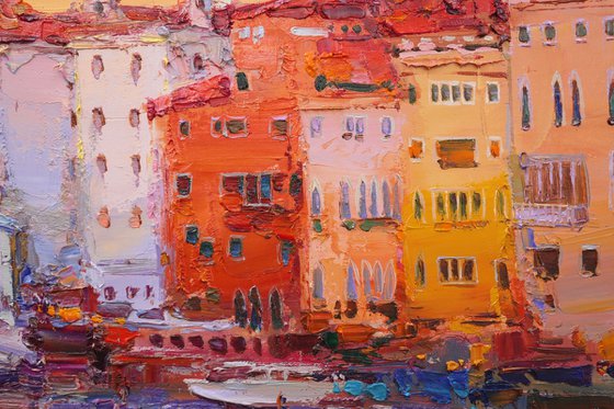 Rialto Bridge. Venice evening