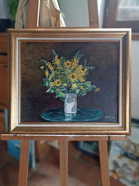 Yellow daisies flowers