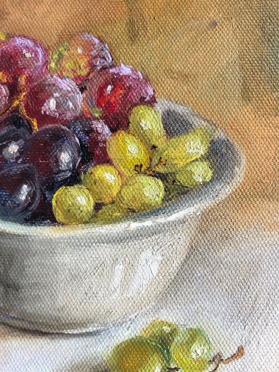 Grapes on plate