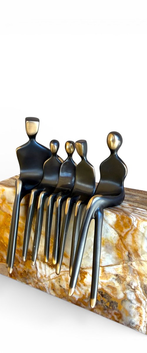 Family portrait with 3 children on onyx by Yenny Cocq